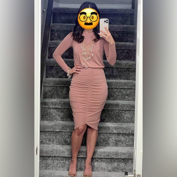 🎀🌷EXPRESS BLUSH PINK RUCHED DRESS🌷🎀 - Picture 2 of 4